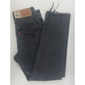 Levi's Women's Ankle Cropped Jeans in Washed Black